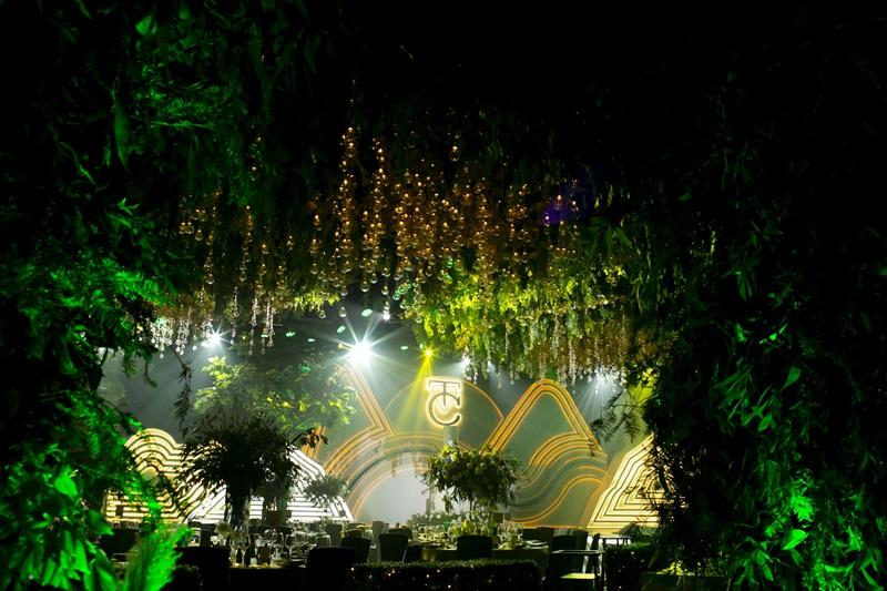 HOT: Hé lộ không gian tiệc cưới đẹp xuất sắc như khu rừng nhiệt đới của Cường Đô La - Đàm Thu Trang-11