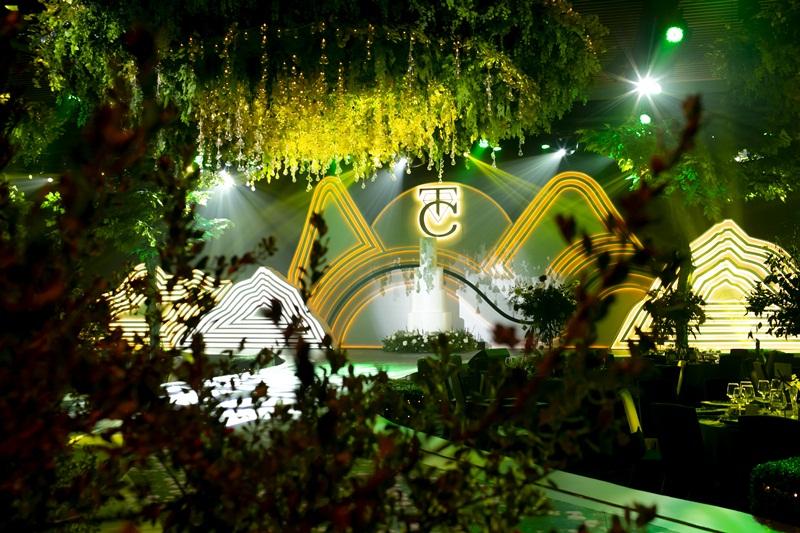HOT: Hé lộ không gian tiệc cưới đẹp xuất sắc như khu rừng nhiệt đới của Cường Đô La - Đàm Thu Trang-12