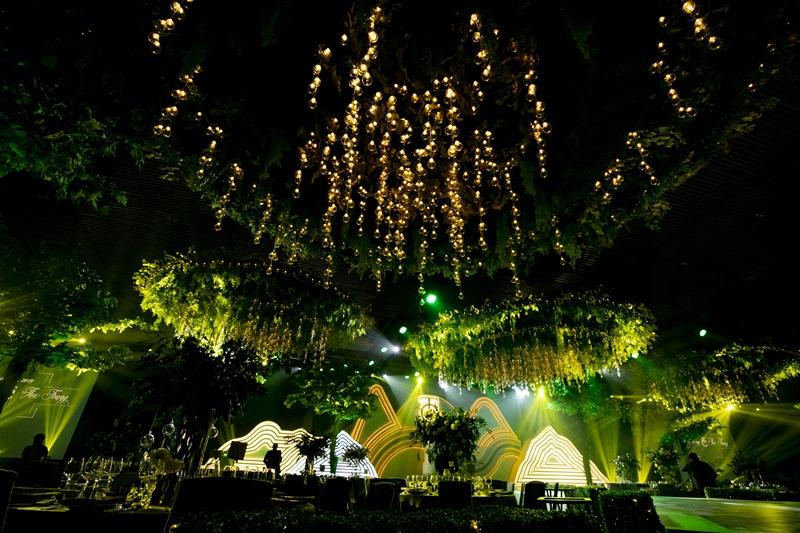 HOT: Hé lộ không gian tiệc cưới đẹp xuất sắc như khu rừng nhiệt đới của Cường Đô La - Đàm Thu Trang-17