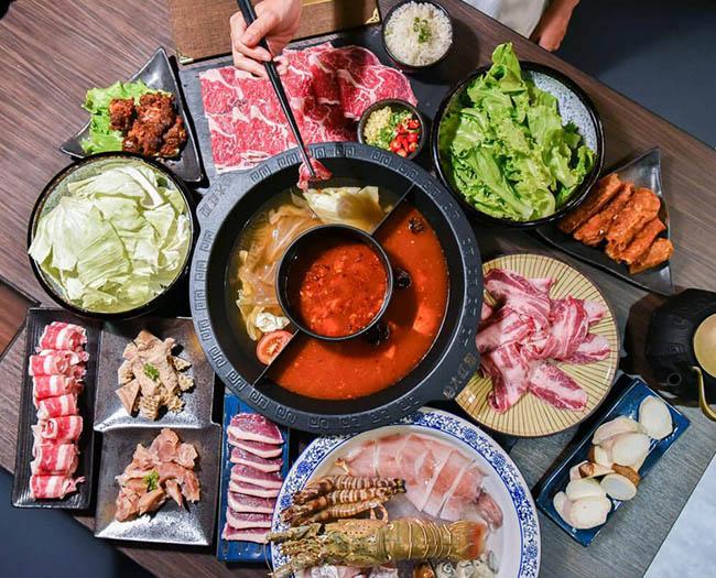 Đặc sản Tứ Xuyên đỏ lòm ớt thực khách vẫn chen nhau thưởng thức-7