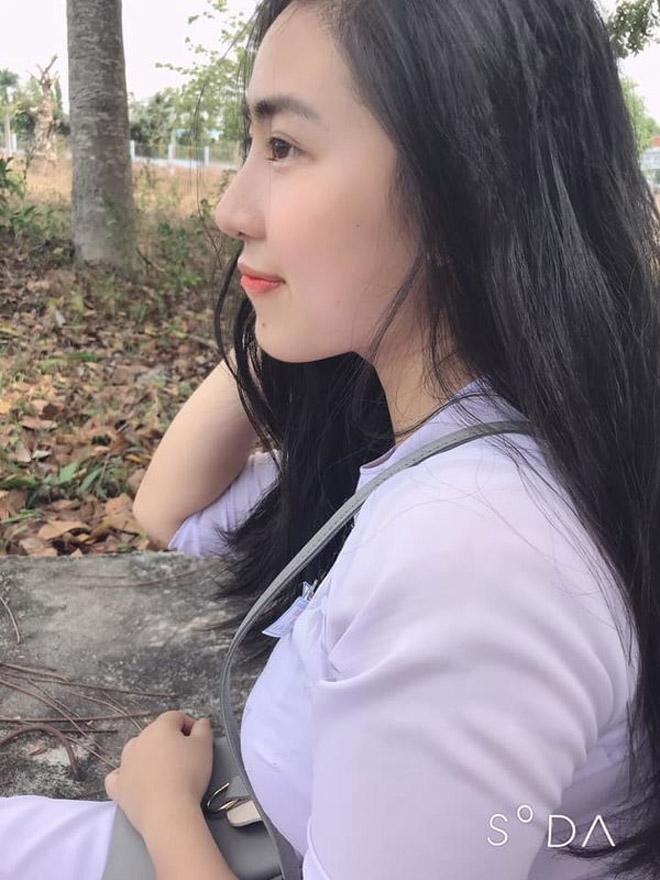 Nhan sắc nữ sinh thi Đường lên đỉnh Olympia được ví là bản sao của hot girl Lan Thy-6