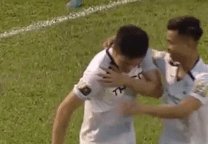 Xuân Trường nhảy vũ đạo Hãy trao cho anh ăn mừng bàn thắng-1