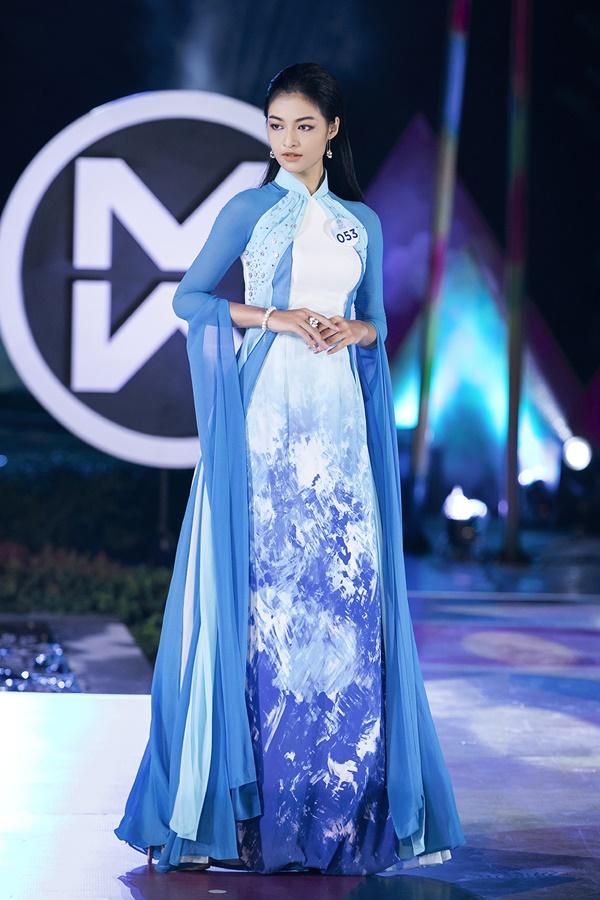 Nam Em già đau già đớn khi sánh vai với Mai Phương Thúy dù nhỏ hơn gần chục tuổi-9