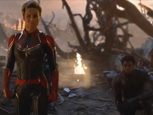 Cảnh Gamora không quỳ trước Iron Man bị cắt ở Avengers: Endgame?-1
