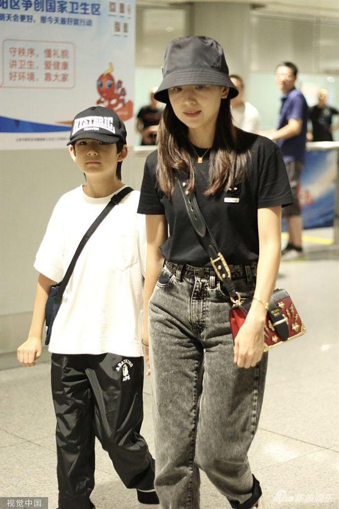 Con trai Chúc Anh Đài Đổng Khiết sở hữu vẻ ngoài khôi ngô dù mới lên 10-2