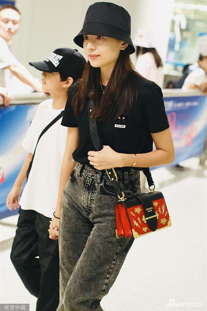 Con trai Chúc Anh Đài Đổng Khiết sở hữu vẻ ngoài khôi ngô dù mới lên 10-4