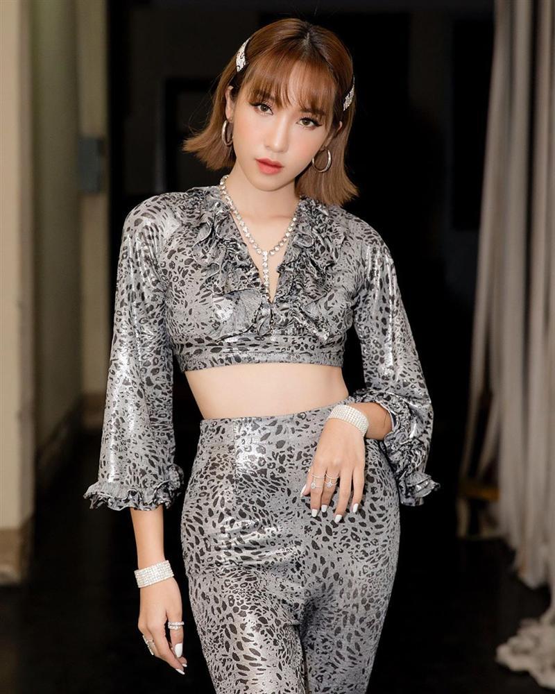 Nhìn Emily nóng bỏng thế này ai ngờ đã là mẹ của hai thiên thần-3