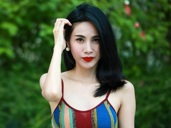 Thủy Tiên: 'Tôi không đi diễn bar, mặc hở bạo vì hạnh phúc gia đình'