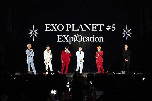 Khép lại 6 đêm concert tại Seoul, có bao nhiêu lượt khán giả đêm xem EXO diễn với đội hình 6 người?-1