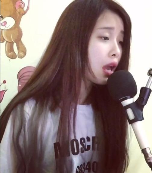 Bạn gái Quang Hải, Duy Mạnh và loạt WAGs Việt tự tin khoe mặt mộc-9