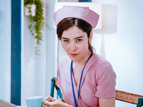 Cảnh ăn uống bi hài của sao Việt trên phim-13