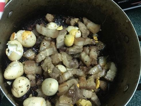 Hết hồn với món thịt kho tàu 'trắng bệch' ngày mới về làm dâu của nàng vụng