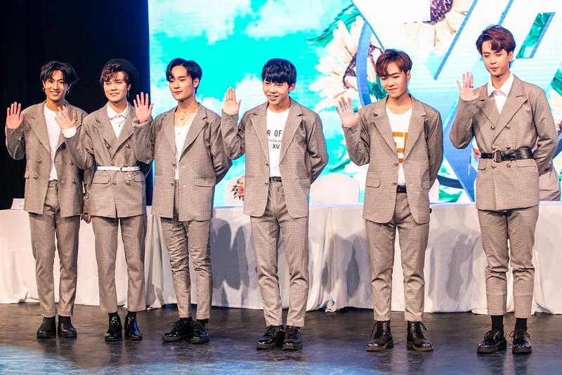 Chào đón nhóm nhạc mới gia nhập showbiz, đàn anh Tùng Dương ân cần dặn dò: Hãy biết lắng nghe nhau-3