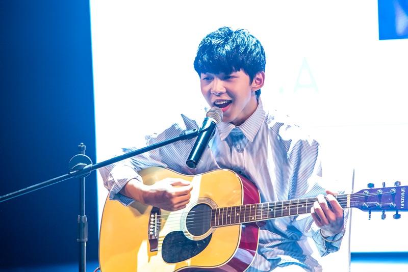 Chào đón nhóm nhạc mới gia nhập showbiz, đàn anh Tùng Dương ân cần dặn dò: Hãy biết lắng nghe nhau-9