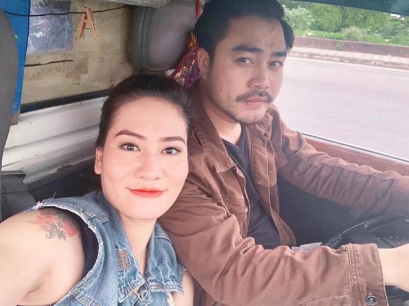 Diện bikini trên bãi biển, Minh Cúc Về Nhà Đi Con lộ hàng loạt hình xăm lớn-1