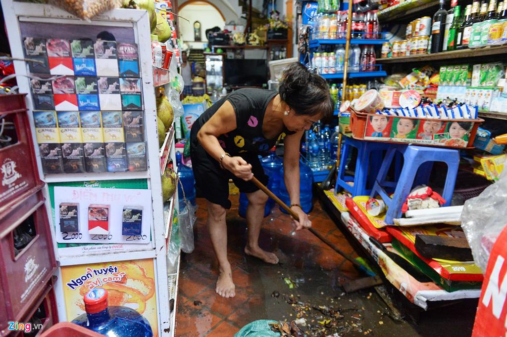 Xe chết máy hàng loạt sau mưa lớn-13