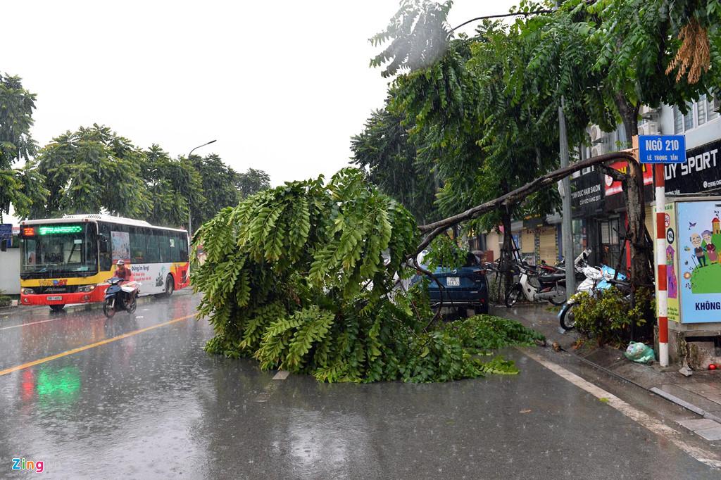 Xe chết máy hàng loạt sau mưa lớn-8
