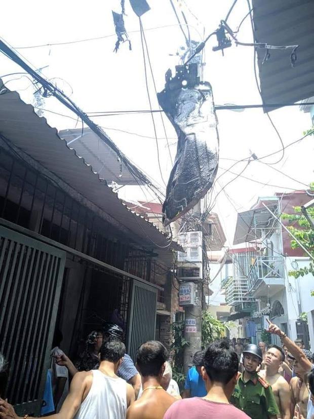 Clip: Camera an ninh tiết lộ khoảnh khắc 2 người bay ra ngoài sau tiếng nổ lớn ở Hải Phòng-2