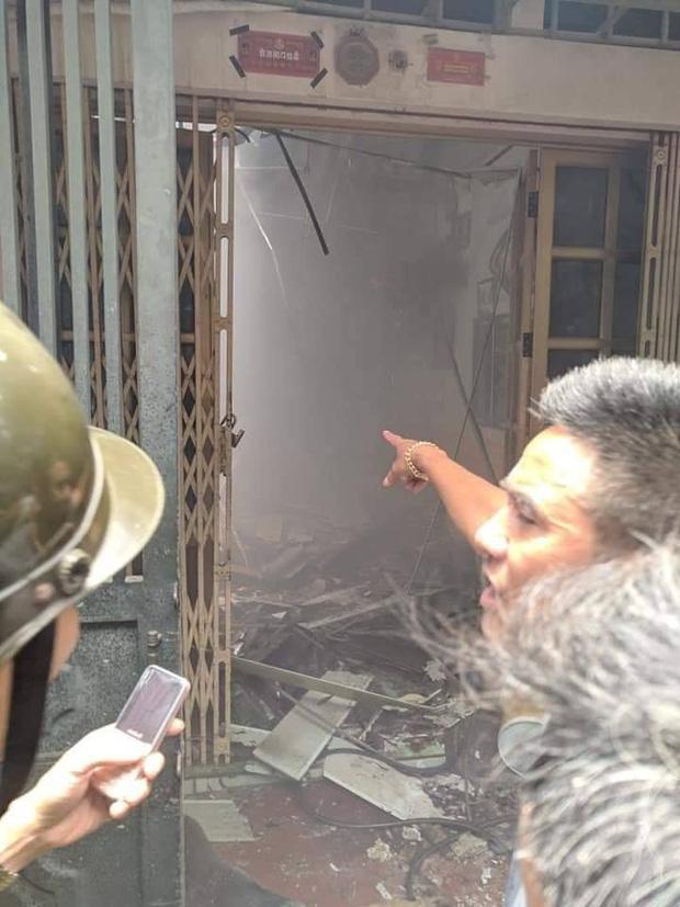 Clip: Camera an ninh tiết lộ khoảnh khắc 2 người bay ra ngoài sau tiếng nổ lớn ở Hải Phòng-3