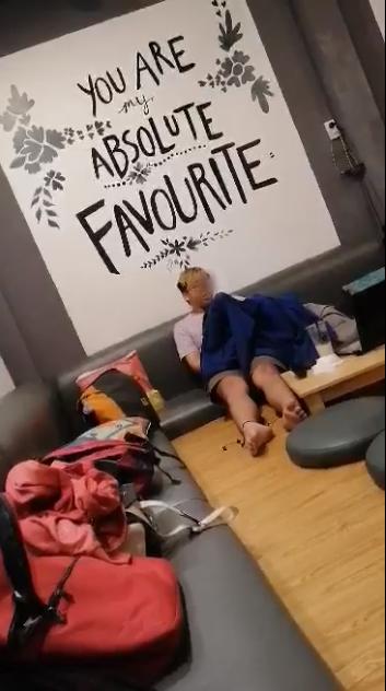 Vô tư ân ái trên taxi, clip nóng 23 giây của cặp nam nữ bị phát tán làm xôn xao mạng xã hội-6