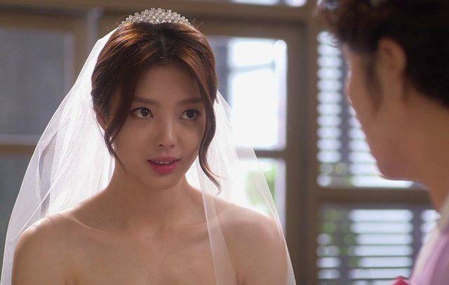 Đêm tân hôn, cô dâu khóc cạn nước mắt vì hành động của nhà chồng-1