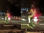 Hà Nội mưa to gió lớn cũng chẳng bằng hai cô gái diện mỗi đồ lót lái xe máy chạy ầm ầm trên phố-5
