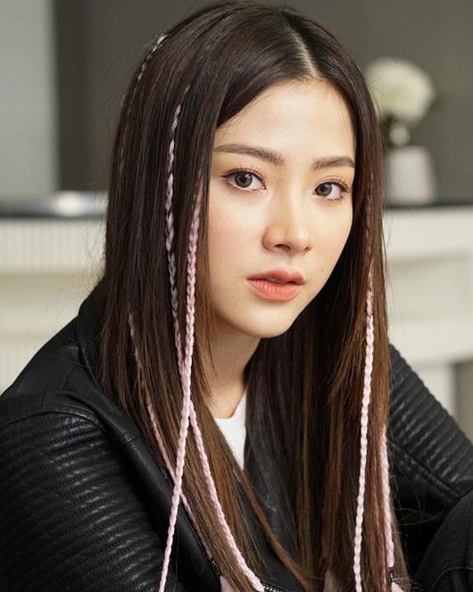 Baifern - mỹ nhân cực phẩm của Chiếc lá cuốn bay tự cộng thêm tuổi với layout trang điểm đậm-12