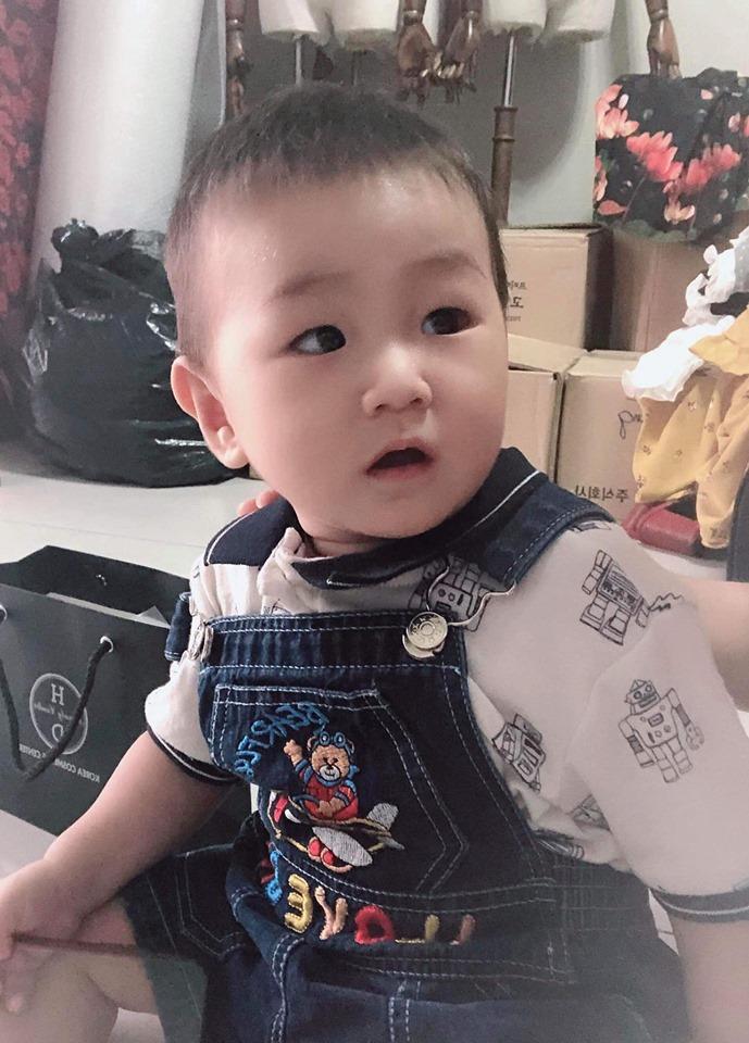 Lạ thay, con trai Lâm Khánh Chi càng lớn càng giống bố dù không cùng máu mủ-8