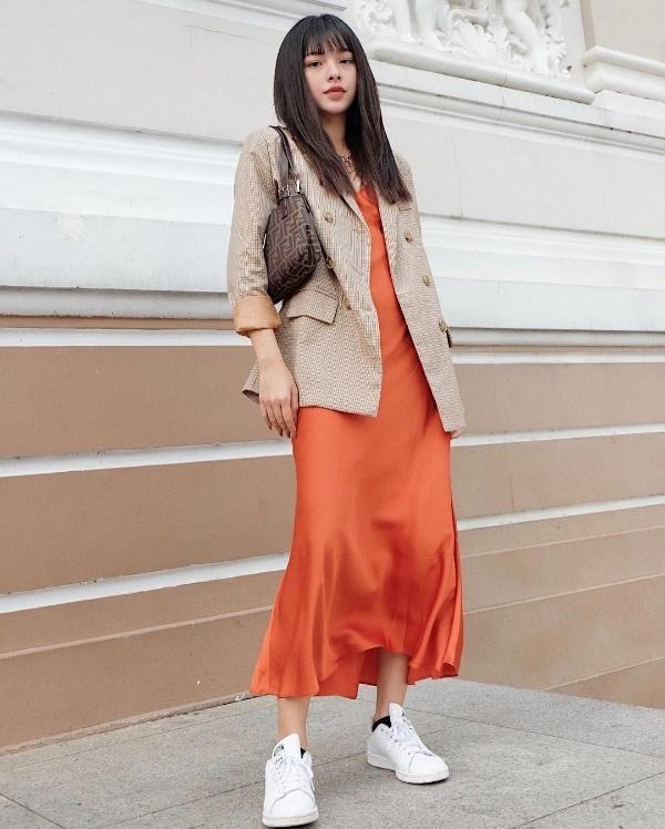 Thiều Bảo Trâm hack vòng 3 với đầm bodycon họa tiết - Tiểu tam Quỳnh Kool bỗng trở nên đứng tuổi với cả cây đen-7