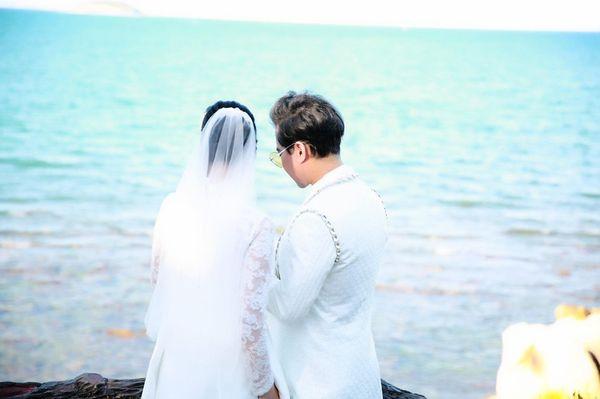 Ngọc Sơn tung ảnh cưới úp mở chuyện lấy vợ và chính thức đòi quà ‘đại gia đình’-1