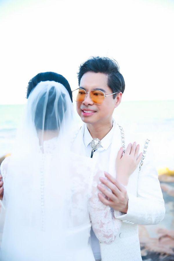 Ngọc Sơn tung ảnh cưới úp mở chuyện lấy vợ và chính thức đòi quà ‘đại gia đình’-3