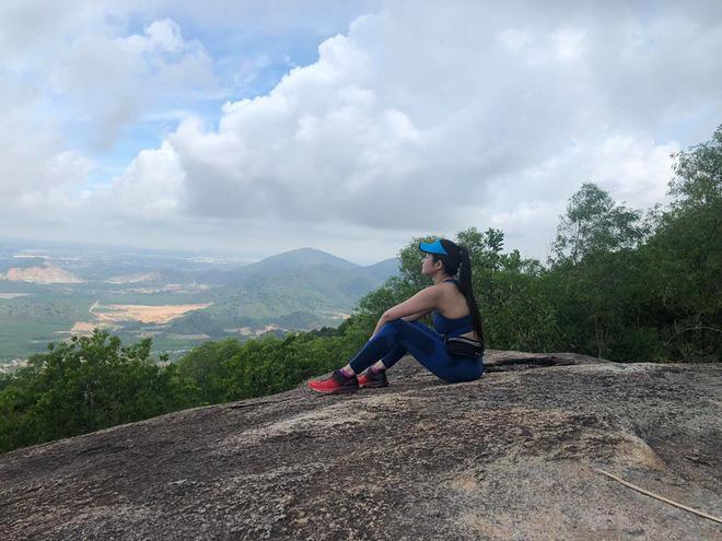 Xôn xao loạt ảnh gái xinh khoe vòng 3 khủng trên du thuyền, nhưng đời thường còn choáng váng hơn nhiều-8