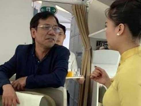 Máy bay Hàn Quốc hạ cánh khẩn xuống Tân Sơn Nhất sau tiếng động lớn-2