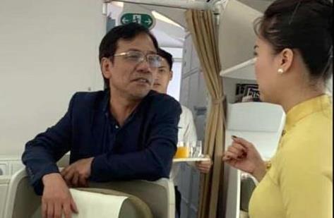 Sàm sỡ trên máy bay, ông Vũ Anh Cường đến nhà xin lỗi vợ chồng nữ hành khách-1