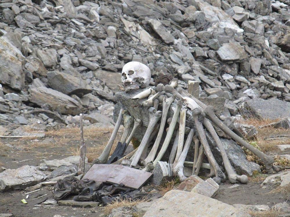 Bí ẩn hồ xương người khổng lồ trên đỉnh Himalaya-5