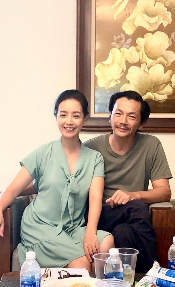 Về Nhà Đi Con ngoại truyện: Xuất hiện bóng hồng mới tình tứ bên Vũ-3