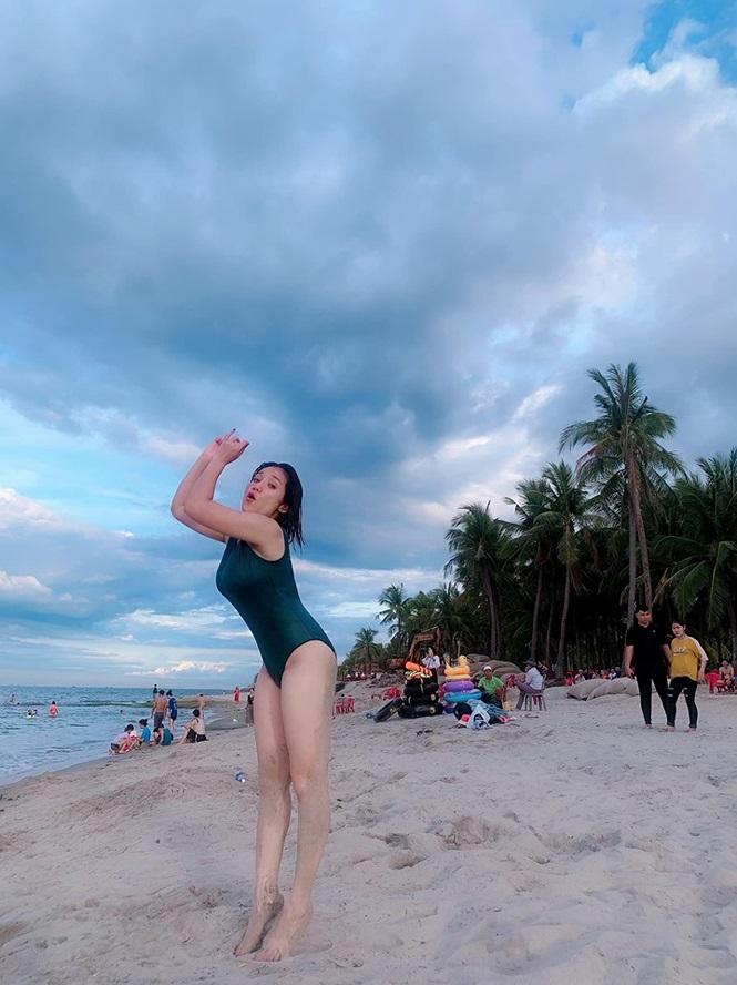 Thúy Nga đăng ảnh đi dự sinh nhật nhưng vòng 1 Cát Tường và gương mặt Lê Giang mới là thứ thu hút mọi ánh mắt-7