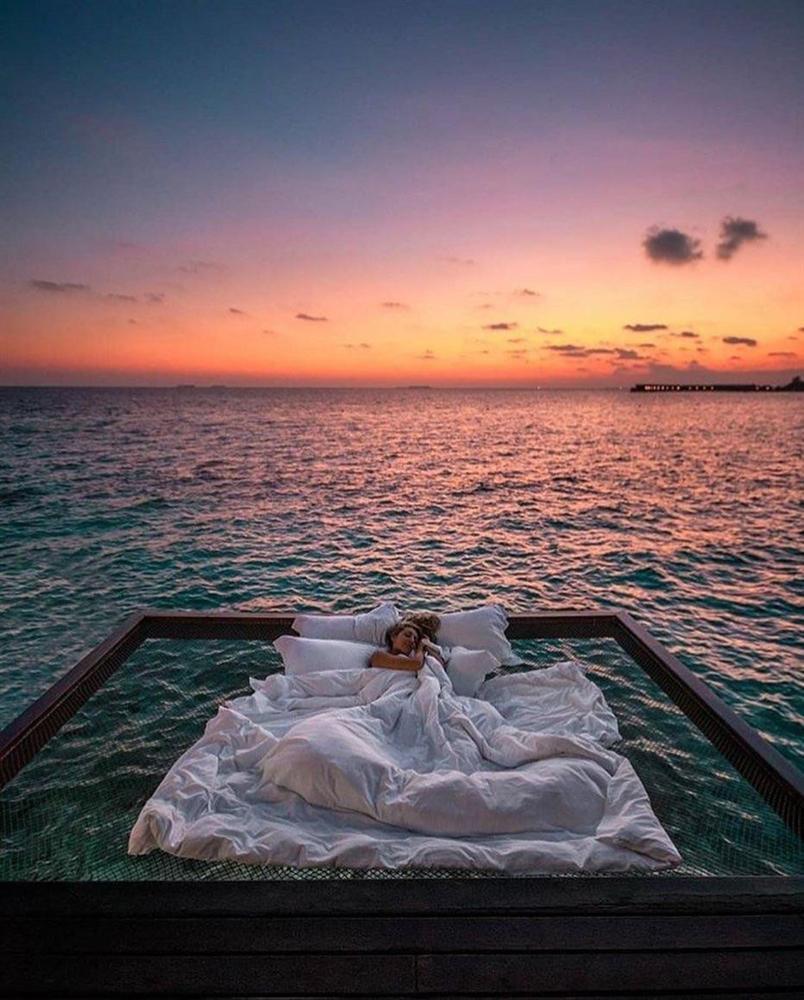 Chi 400 USD/đêm ngủ giữa đại dương, ngắm bình minh ở Maldives-7