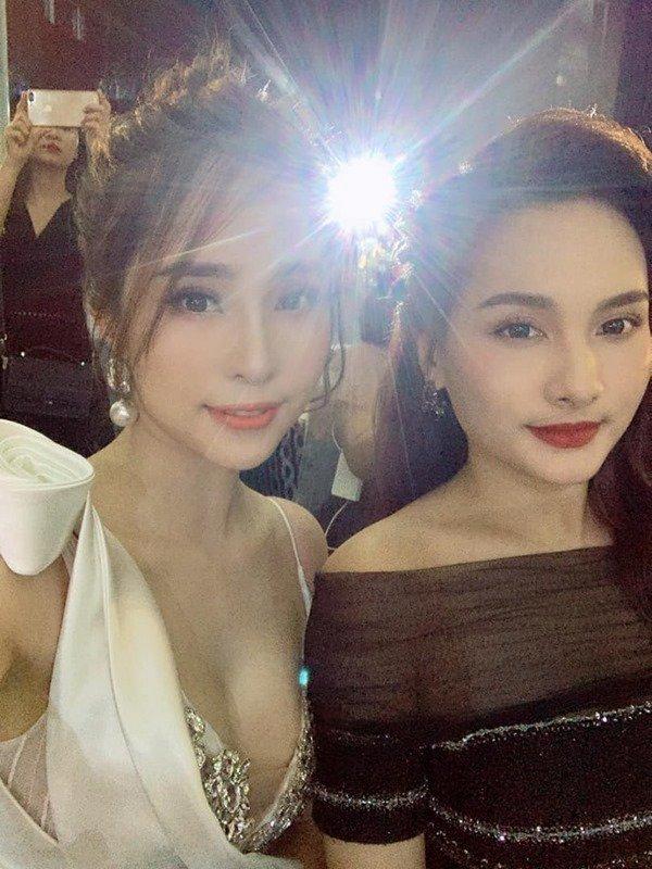 Cùng nhau selfie, Thư và Nhã tiểu tam khẳng định nhan sắc một chín một mười-1