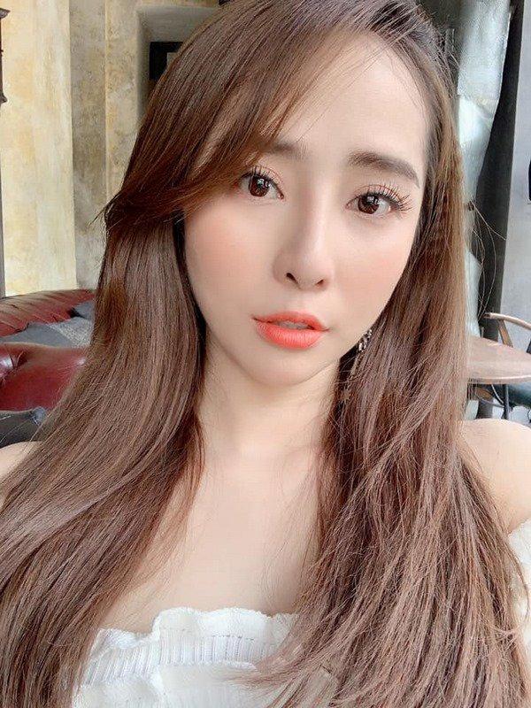 Cùng nhau selfie, Thư và Nhã tiểu tam khẳng định nhan sắc một chín một mười-6