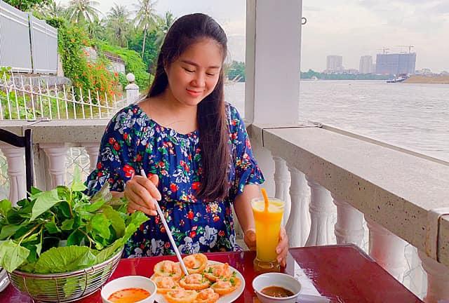 Isaac hôn trán Khả Ngân trong tiệc sinh nhật làm dấy lên nghi án yêu đương-7