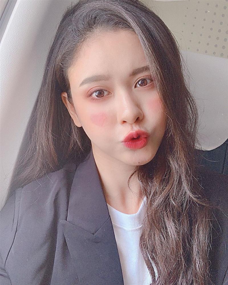 Isaac hôn trán Khả Ngân trong tiệc sinh nhật làm dấy lên nghi án yêu đương-8