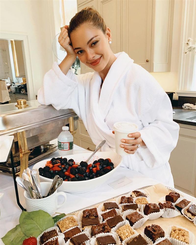 Bản tin Hoa hậu Hoàn vũ 1/8: Giai nhân Khmer diện áo dài tuyệt đẹp, bất ngờ sáng rực giữa rừng mỹ nữ-7