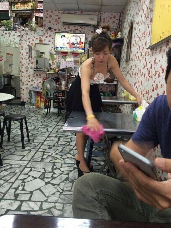 Quán ăn Việt tại Trung Quốc đắt khách nhờ cô bán hàng siêu bốc lửa-2