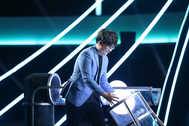 Đại Nghĩa ôm chặt Trường Giang, rơi nước mắt khi đoạt được giải thưởng cao kỷ lục gần 1 tỷ đồng-2