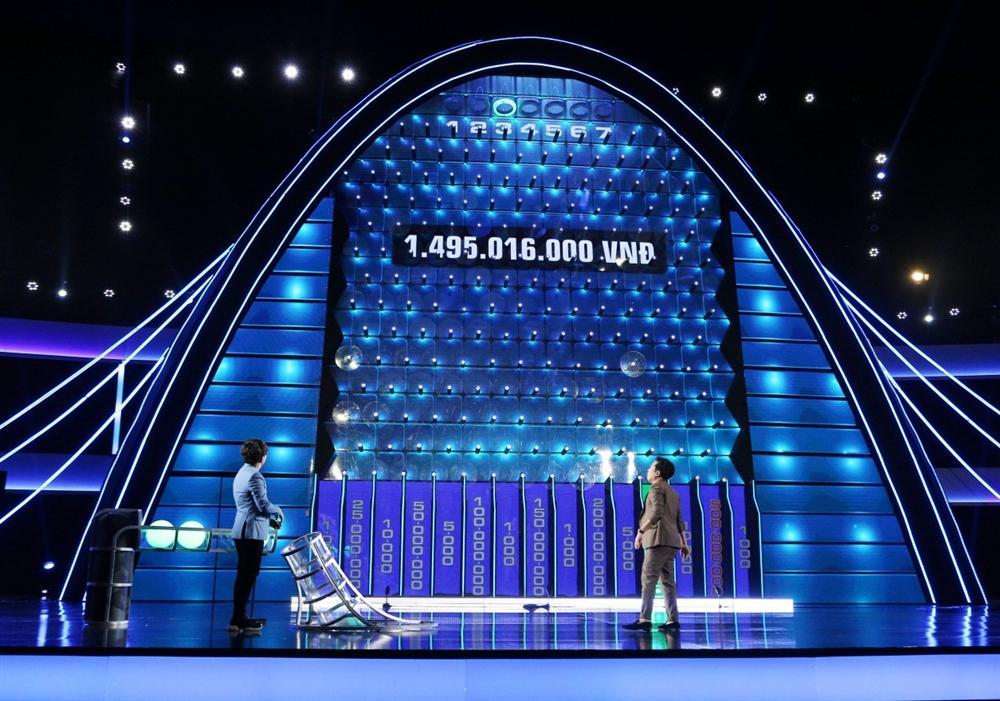 Đại Nghĩa ôm chặt Trường Giang, rơi nước mắt khi đoạt được giải thưởng cao kỷ lục gần 1 tỷ đồng-6