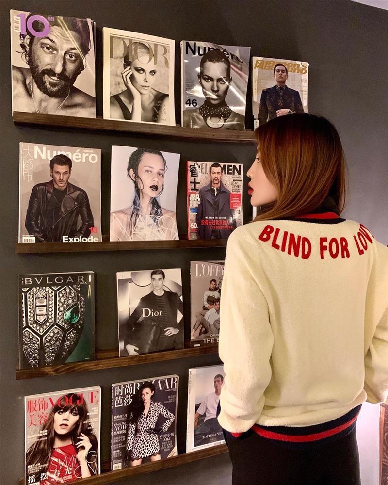 Giới thiệu homestay của stylist nhưng điều mà khán giả hết hồn là cặp môi xúc xích và chiếc cằm nhọn hoắt của Kỳ Duyên-1