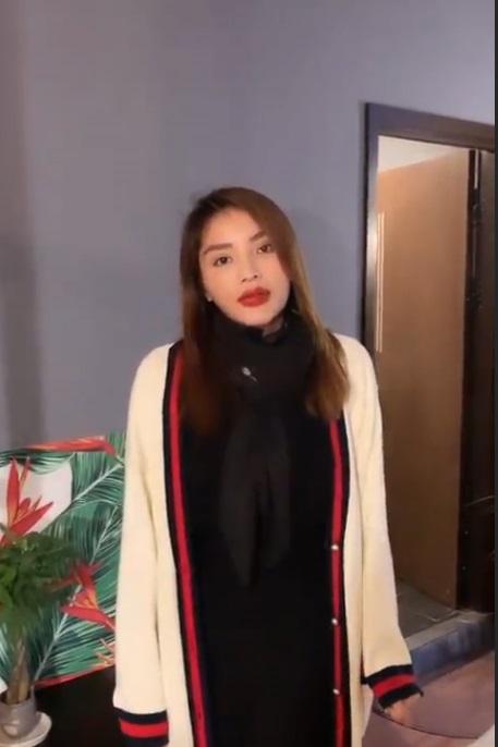 Giới thiệu homestay của stylist nhưng điều mà khán giả hết hồn là cặp môi xúc xích và chiếc cằm nhọn hoắt của Kỳ Duyên-5