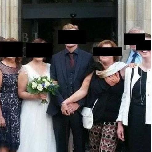 Đánh đố quan khách vì diện váy và làm tóc giống hệt con dâu trong đám cưới, mẹ chồng bị dân mạng ném đá tơi tả-2