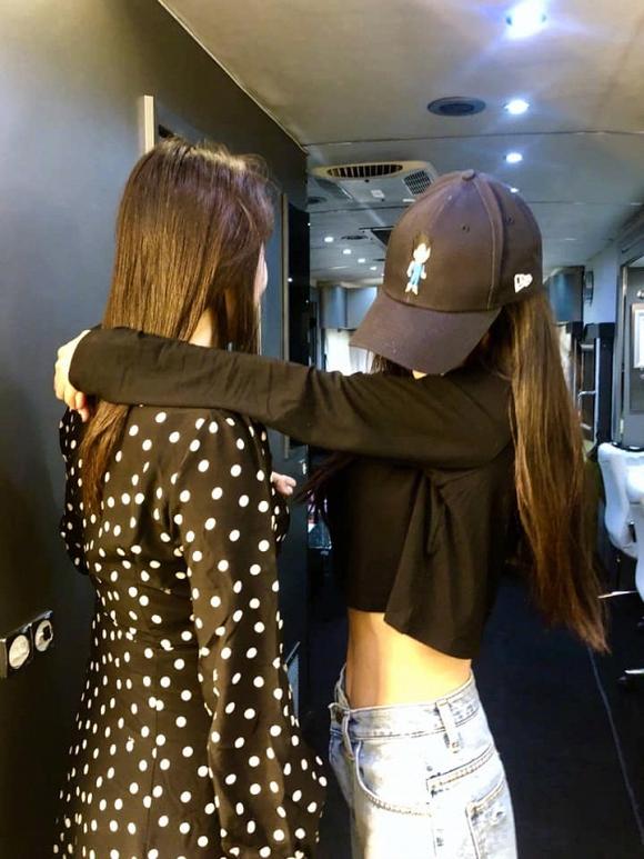 Dương Mịch rất biết cách gây sự chú ý: Liền 1 lúc khoe cả chân thon lẫn vòng eo siêu nhỏ-3